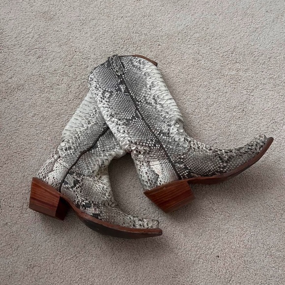 Idyllwind slay python tall western boots snip toe size 7 - Picture 2 of 2